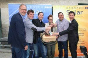 Am Foto v.l.n.r.: WK-Bezirksstellenleiter Villach Bernhard Plasounig, Matthias Nadrag, BSc und Dr. Michael Jaindl, Kärnten Solar, StR Katharina Spanring, Steinmetz Ing. Gernot Pacher und StR Mag. Peter Weidinger