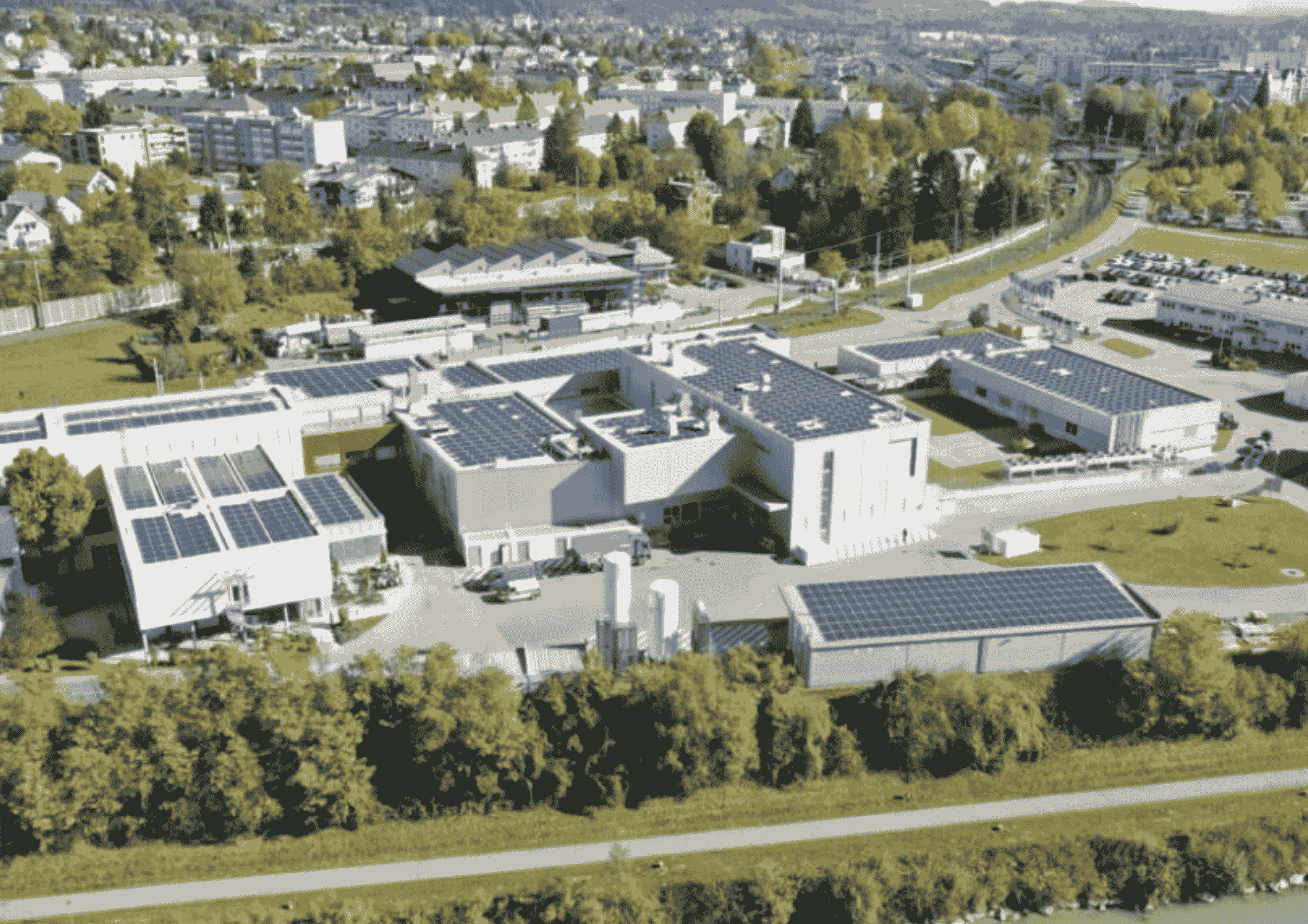 LAM Research AG_Kärnten Solar PV-Anlage auf dem Dach der LAM Research AG
