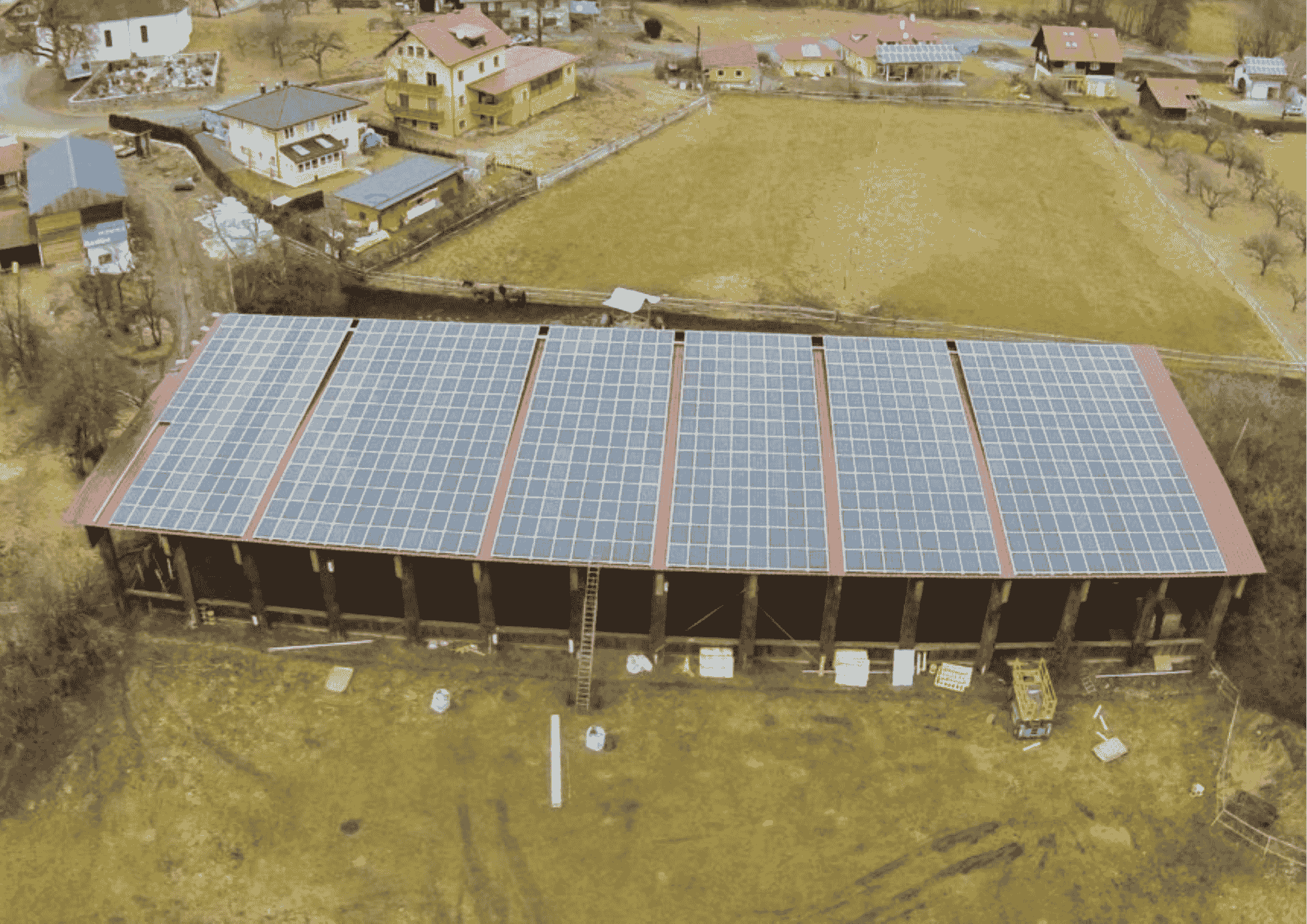 Reithalle Petutschnig_Kärnten Solar Foto der PV-Anlage auf der Reithalle Petutschnig