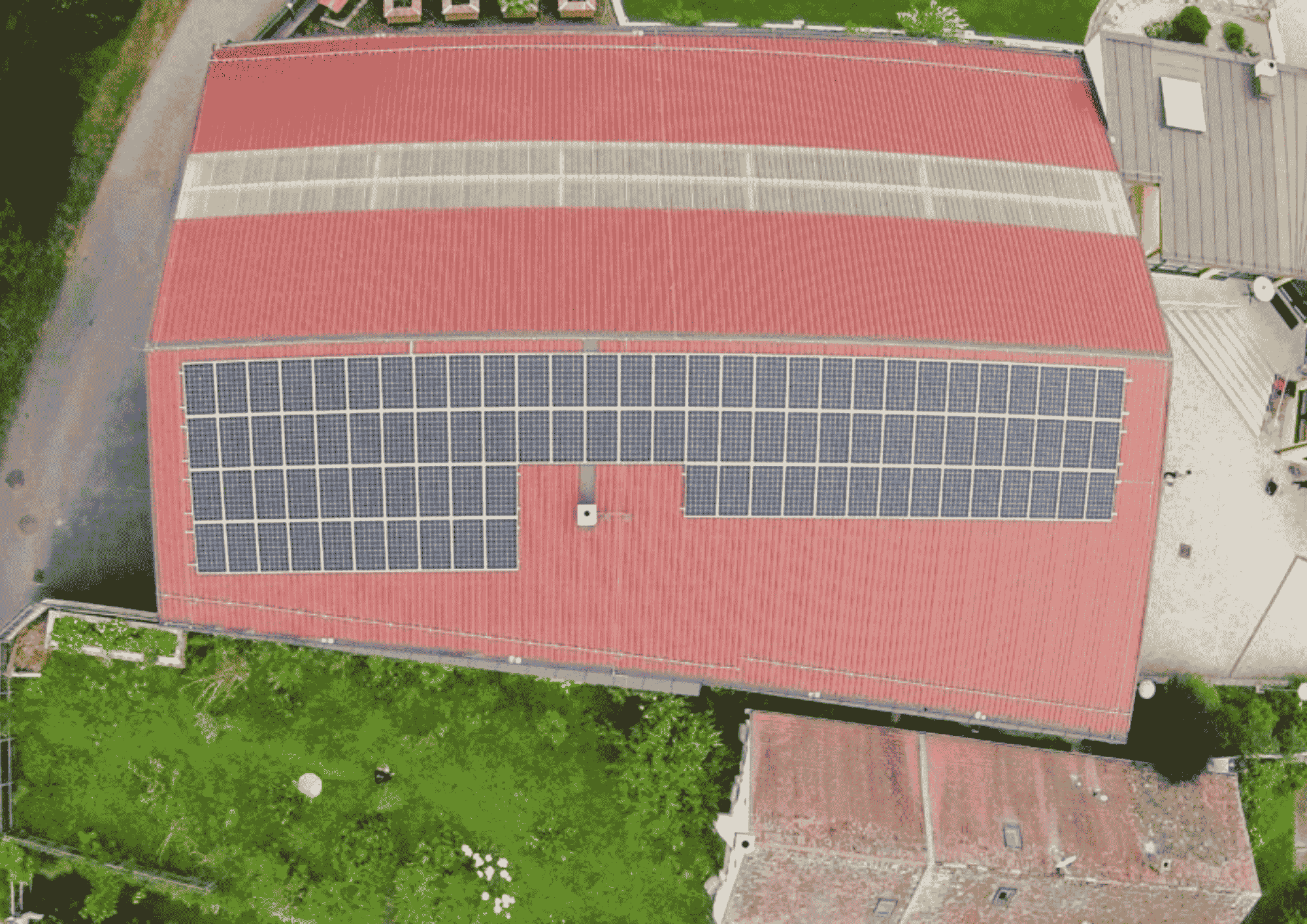 Wirtschaftshof Hohenwarth_Kärnten Solar PV-Anlage auf dem Dach des Wirtschafthofes in Hohenwarth