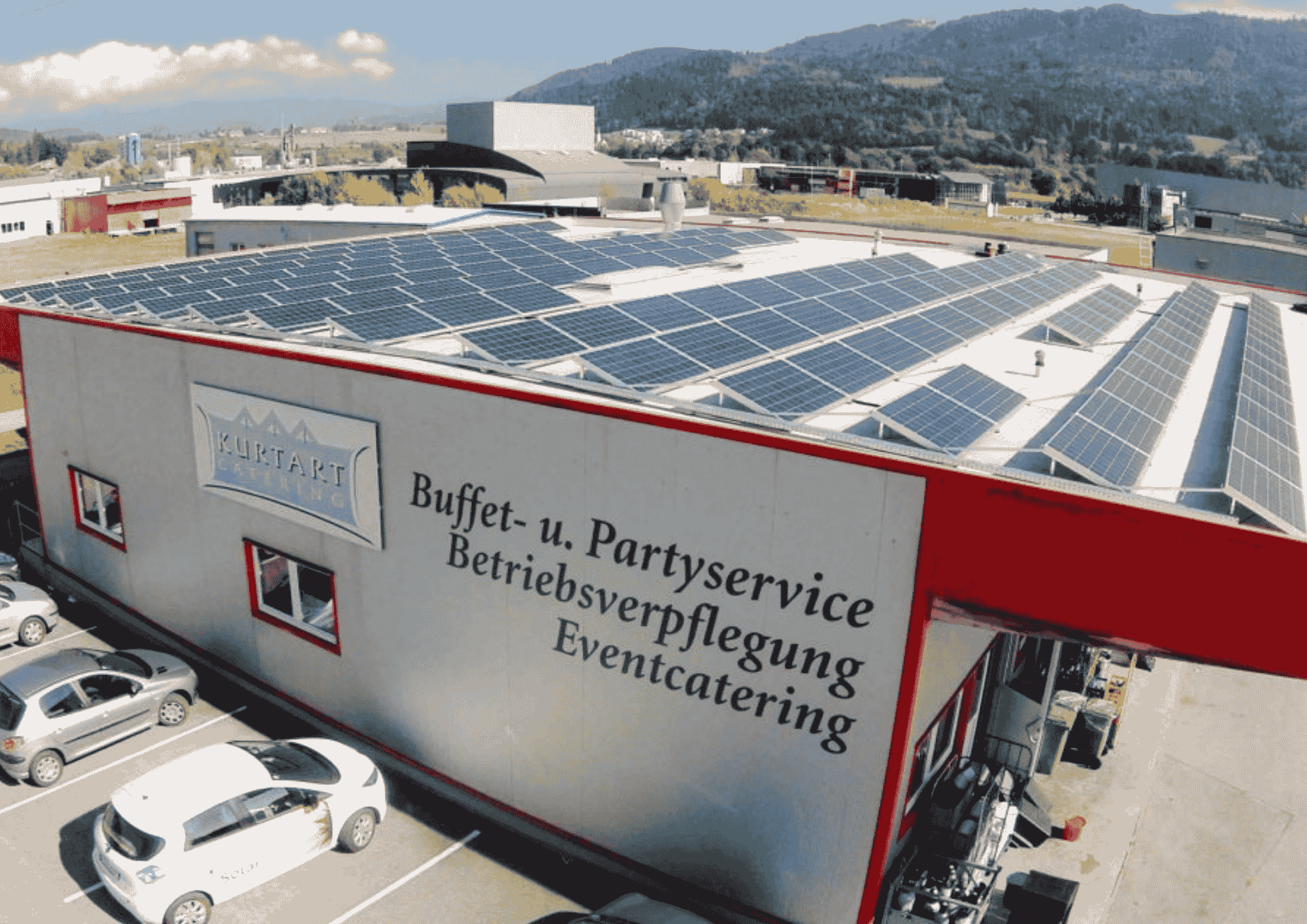 Kurtart Catering_Kärnten Solar Foto der PV-Anlage auf dem Dach von KURTART Catering