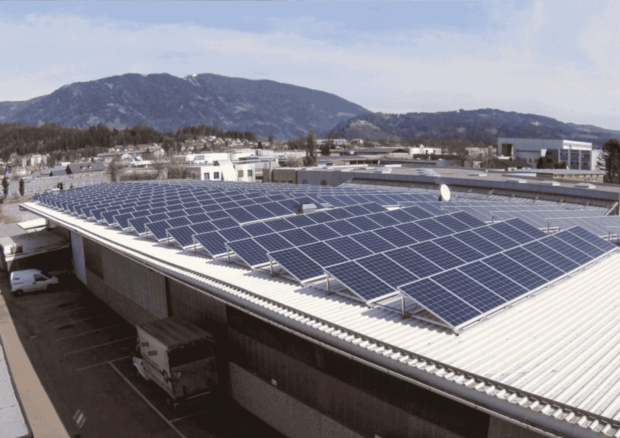 Plasounig Technik Villach_Kärnten Solar PV-Anlage auf dem Dach der Firma Plasounig Technik in Villach